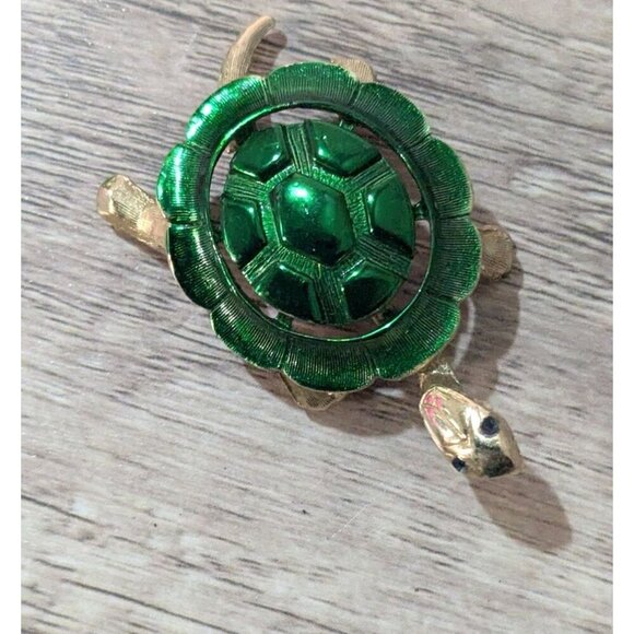Vintage Napier Gold & Green Turtle Brooch Pin ocean beach aquatic 2" - Picture 1 of 9